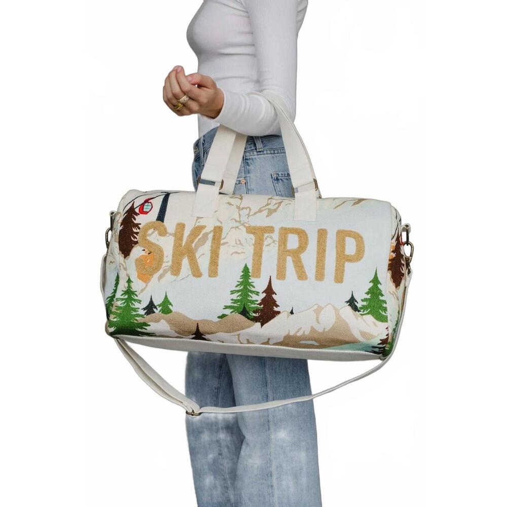 NEW PANACHE women's ski trip scene duffle bag in light blue